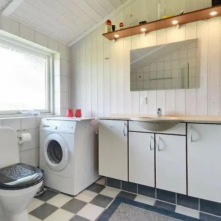 Three-bedroom Holiday In Hemmet 75