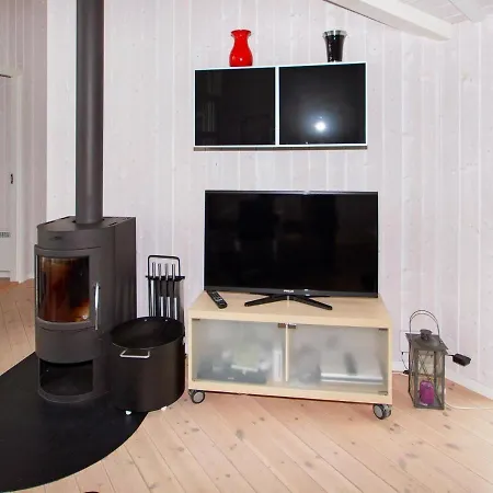 Three-bedroom Holiday In Hemmet 75 * Falen